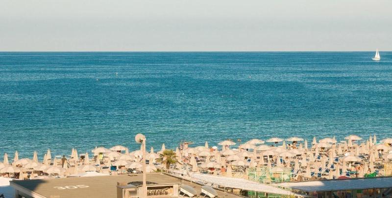 Hotel Caraibi Milano Marittima Kültér fotó