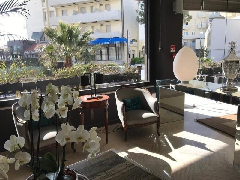 Hotel Caraibi Milano Marittima Kültér fotó