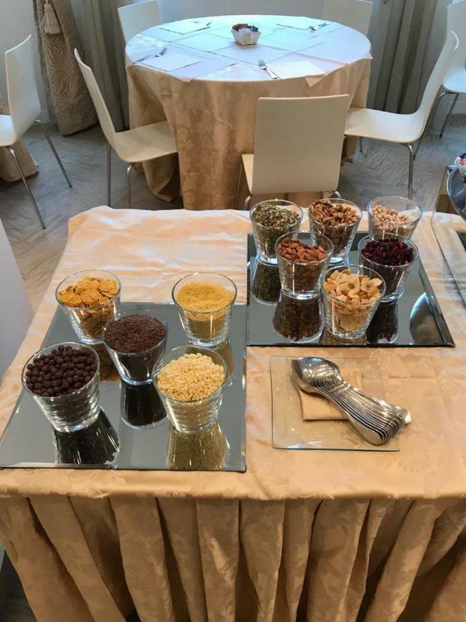 Hotel Caraibi Milano Marittima Kültér fotó