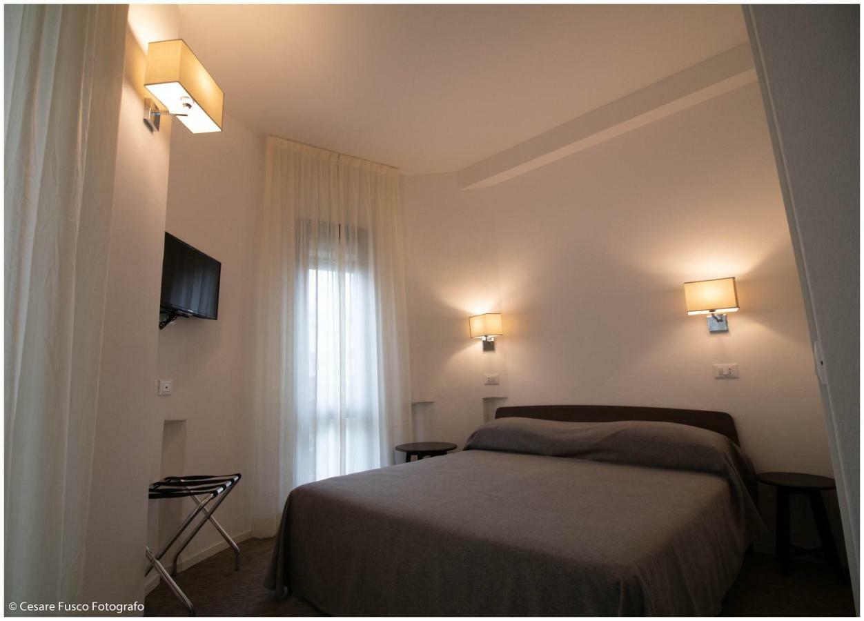 Hotel Caraibi Milano Marittima Kültér fotó