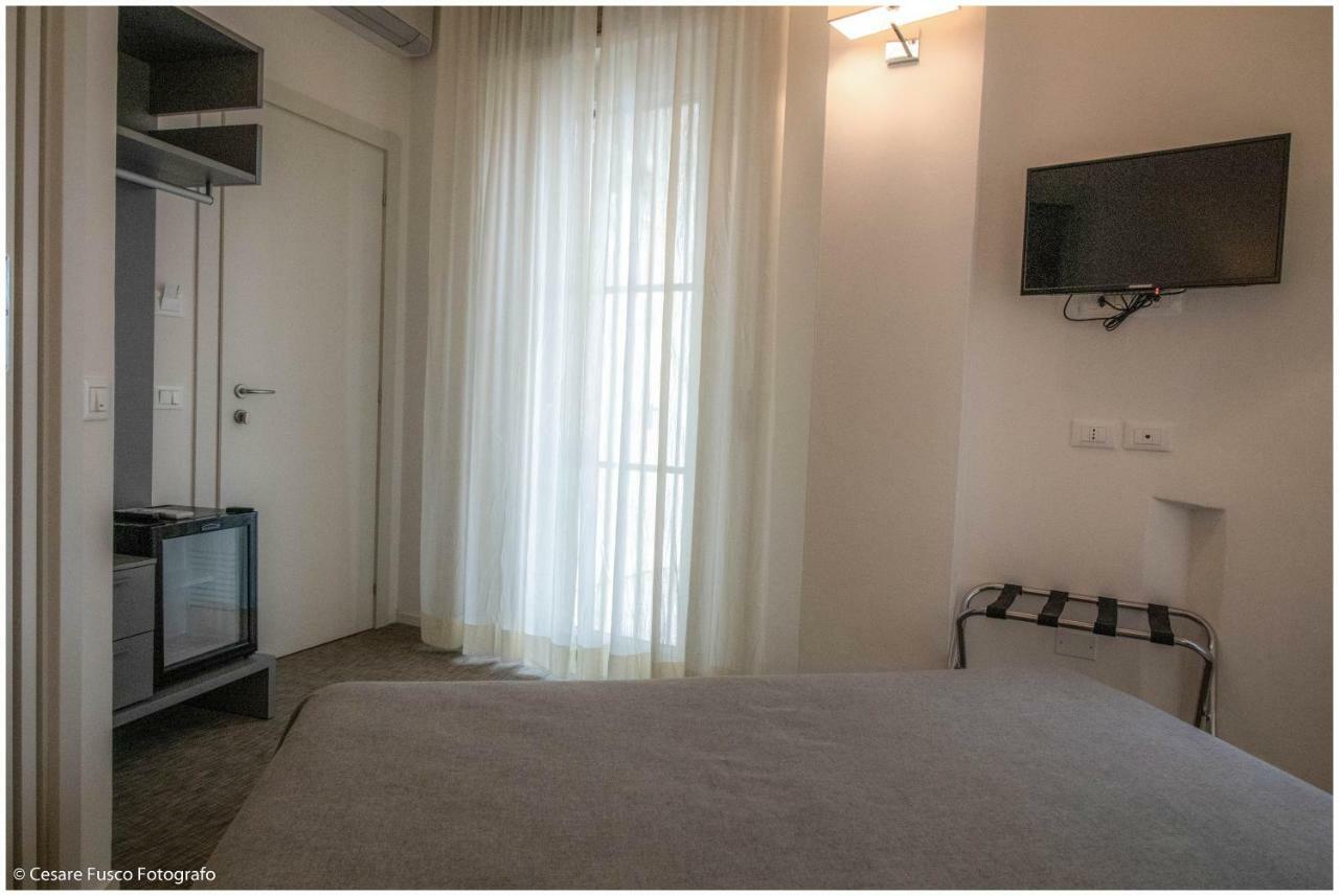Hotel Caraibi Milano Marittima Kültér fotó
