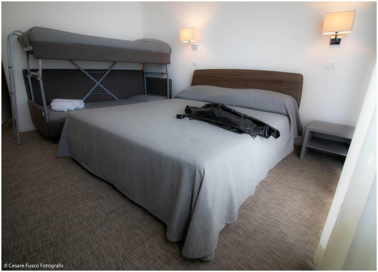 Hotel Caraibi Milano Marittima Kültér fotó