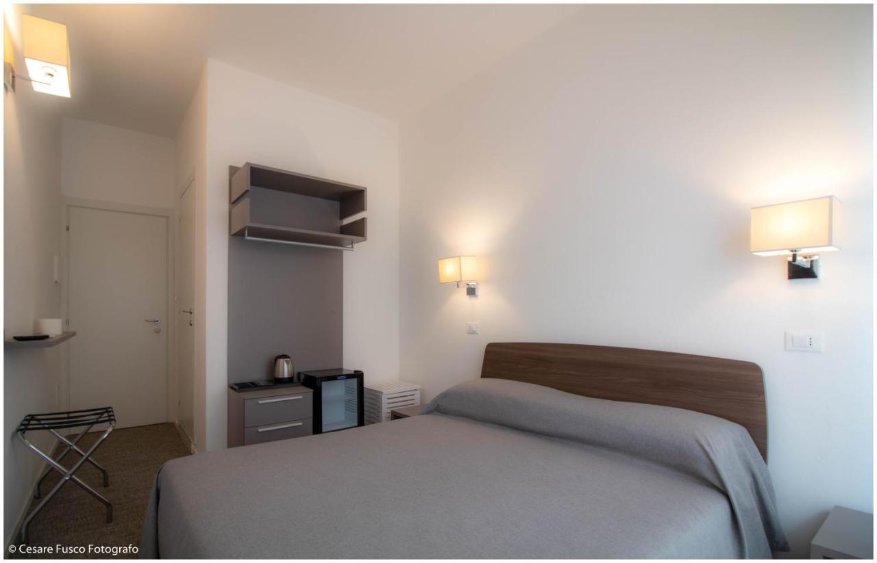 Hotel Caraibi Milano Marittima Kültér fotó