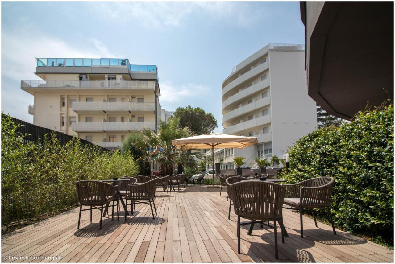 Hotel Caraibi Milano Marittima Kültér fotó