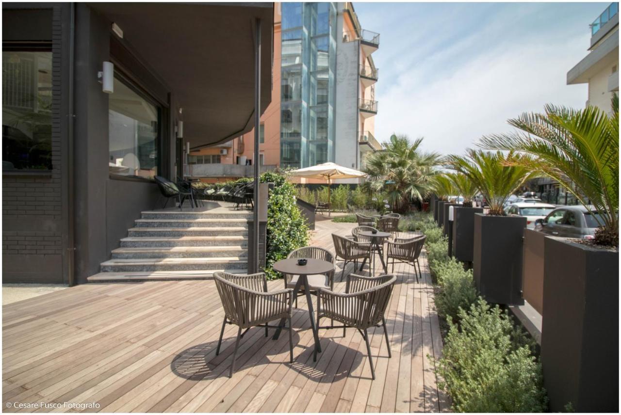 Hotel Caraibi Milano Marittima Kültér fotó