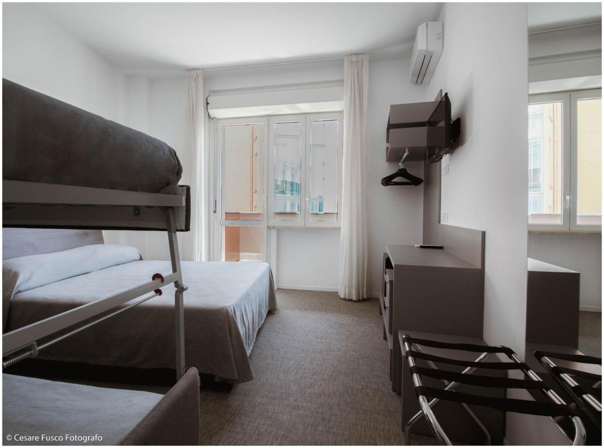 Hotel Caraibi Milano Marittima Kültér fotó