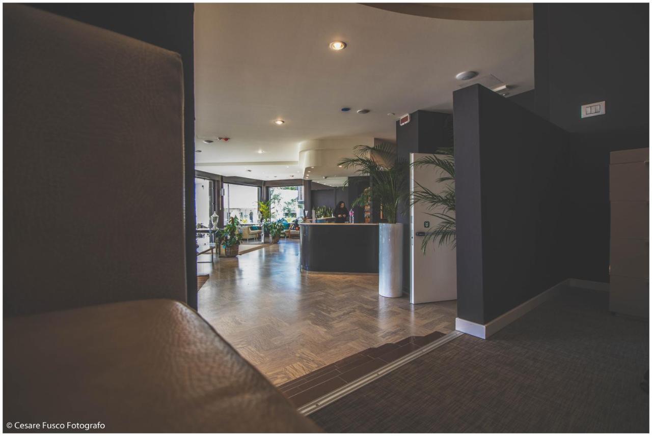 Hotel Caraibi Milano Marittima Kültér fotó