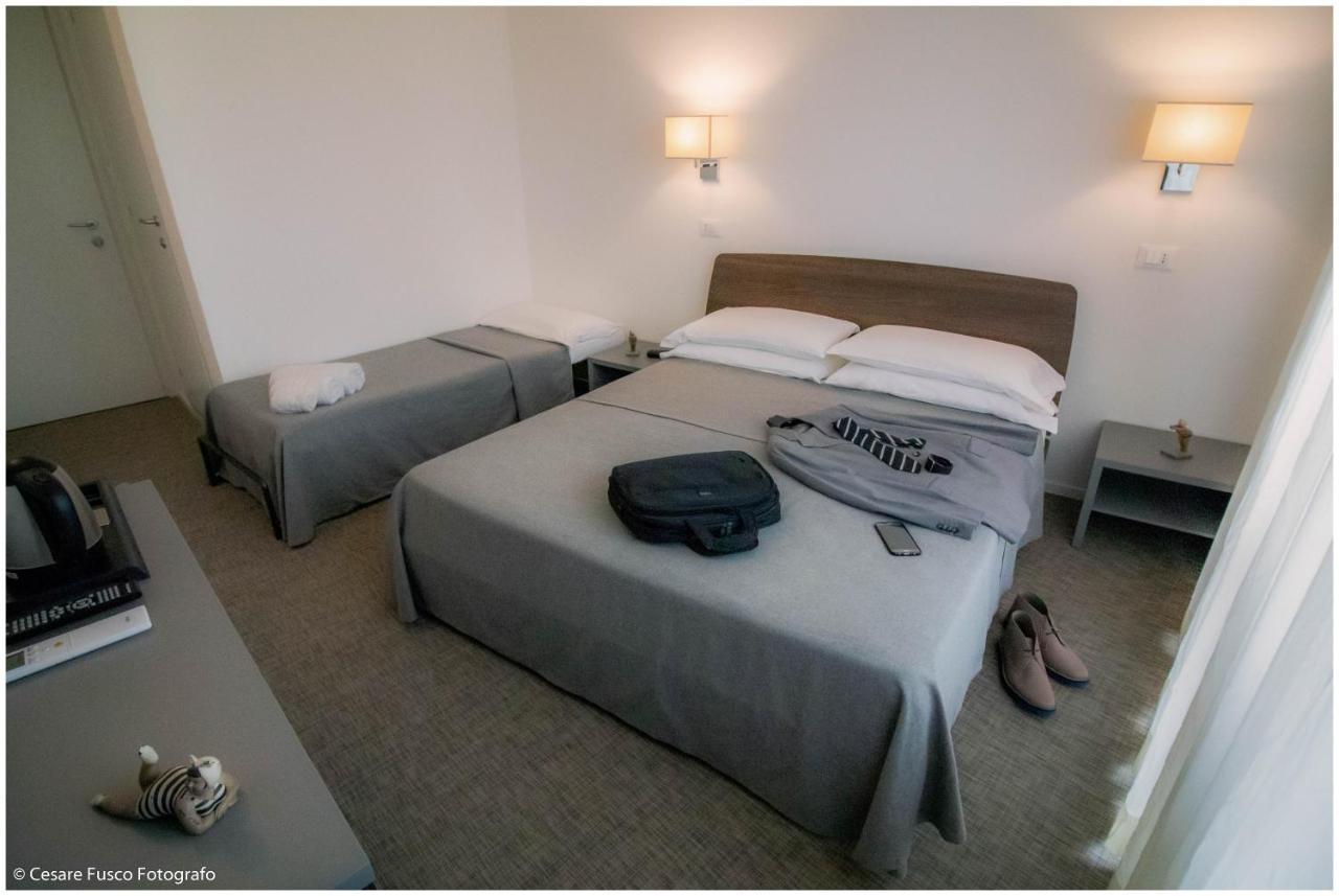 Hotel Caraibi Milano Marittima Kültér fotó