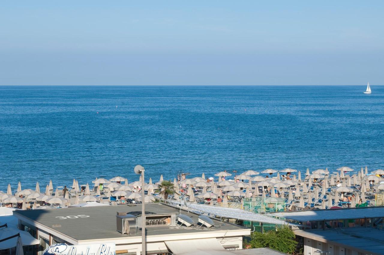 Hotel Caraibi Milano Marittima Kültér fotó
